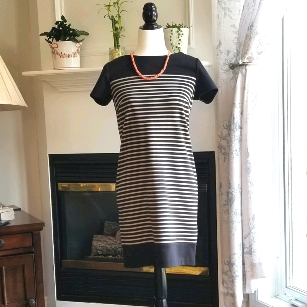 Laundry by Shelli Segal Women's Dress Size 6 Short Sleeve Stretch Black Stripped